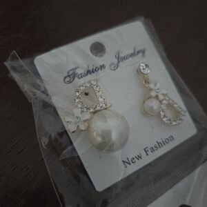 Fashion Jewelry Elegant Gold and Pearl Earrings